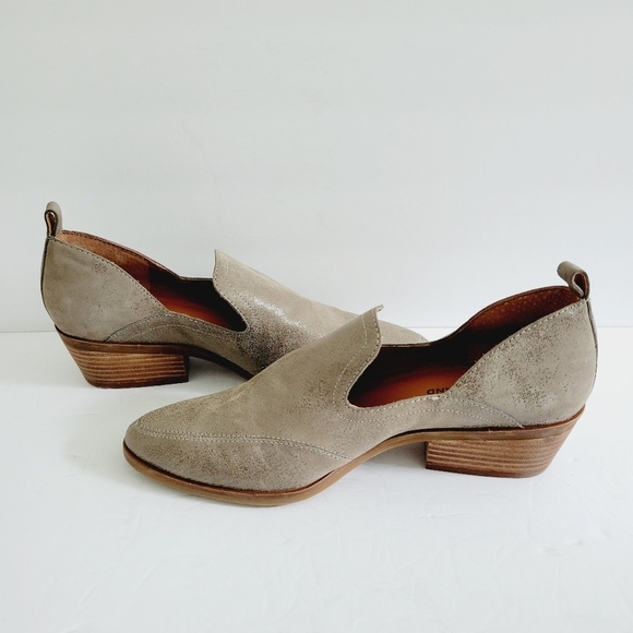 NEW Lucky Brand Victorey Gray Leather Booties Size 7.5 M - Picture 1 of 6